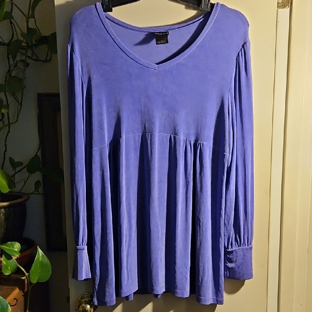 Elegant Lavender V-Neck Tunic